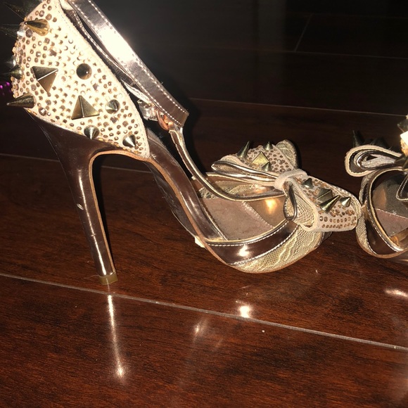 Pink And gold Studded heels - Picture 4 of 6